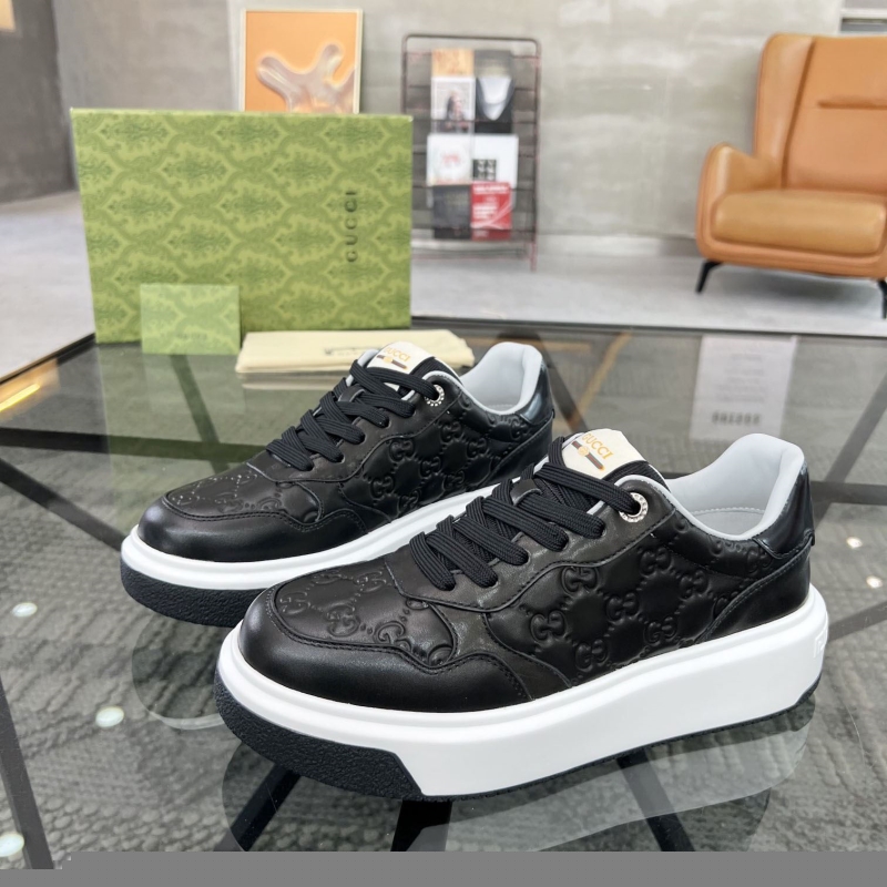 G*u*i casual shoes